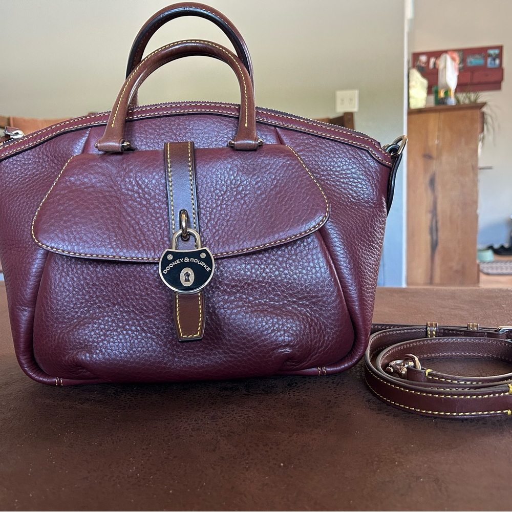 Dooney & Bourke bag